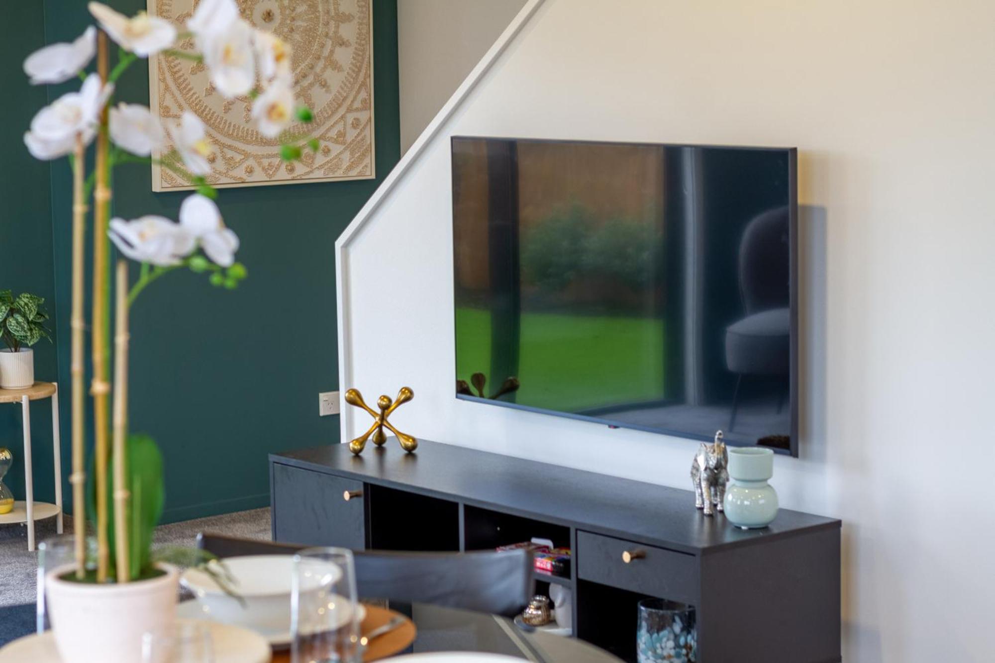 Serene Living 2 Bed With Carpark Christchurch Exteriér fotografie