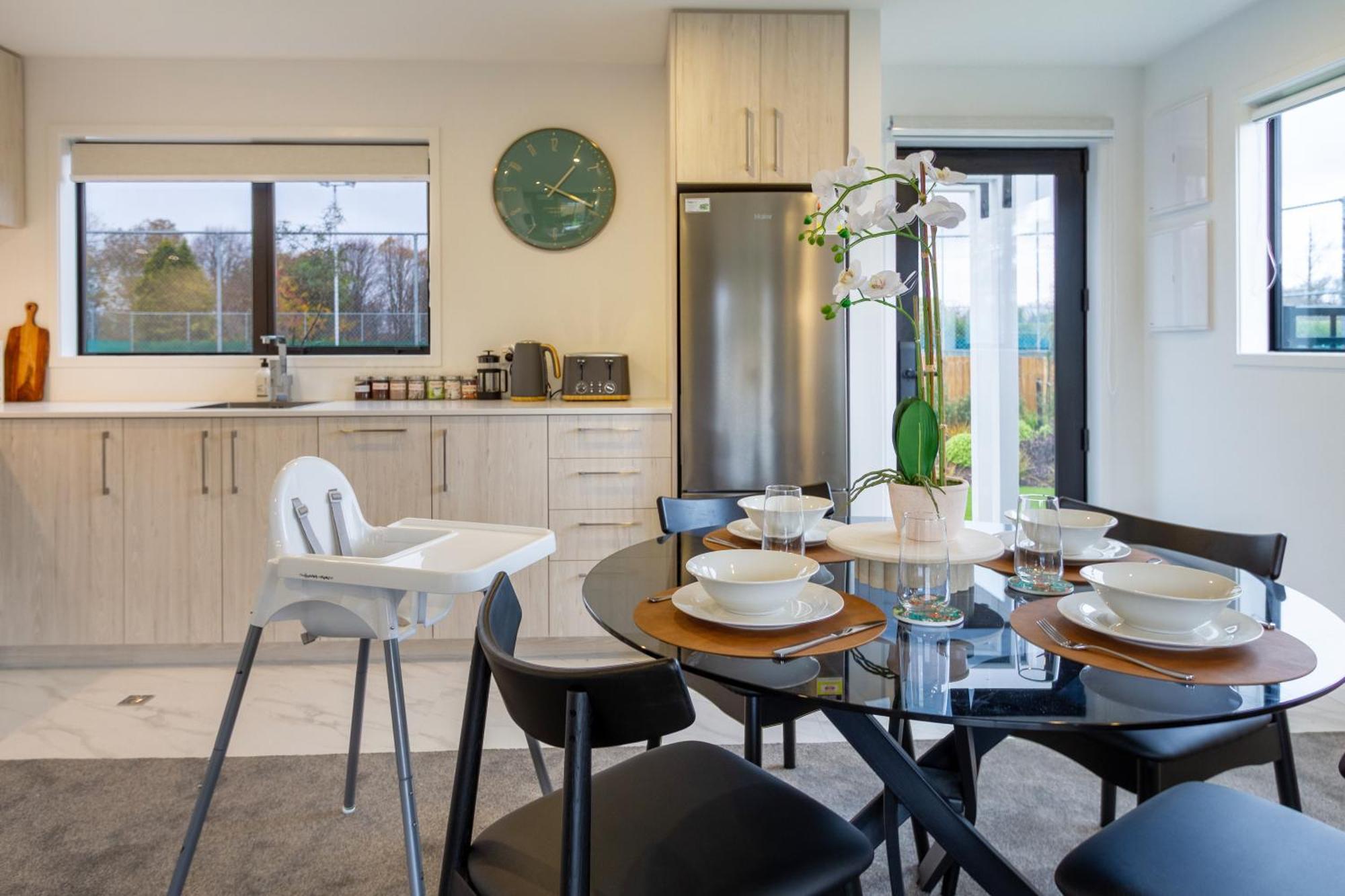 Serene Living 2 Bed With Carpark Christchurch Exteriér fotografie