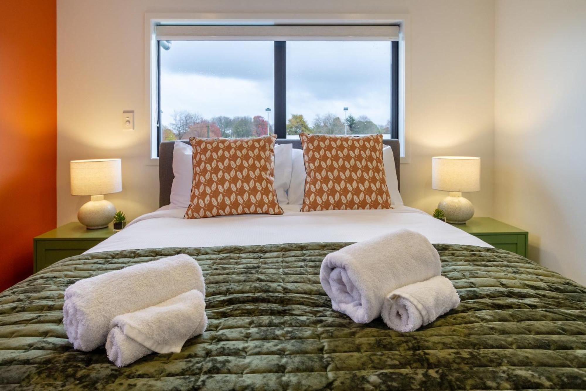 Serene Living 2 Bed With Carpark Christchurch Exteriér fotografie
